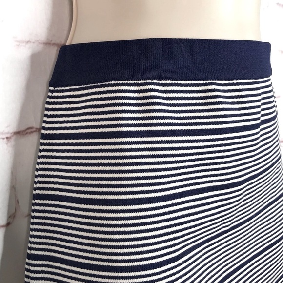 ROMEO + JULIET COUTURE Knit Navy & White Horizontal Stripes Pencil Skirt Size M - Picture 4 of 15